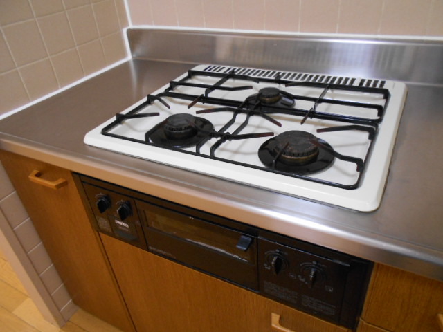 ラ・クラッセ西寺尾0211号室 ☆グリル付３口システムキッチン☆