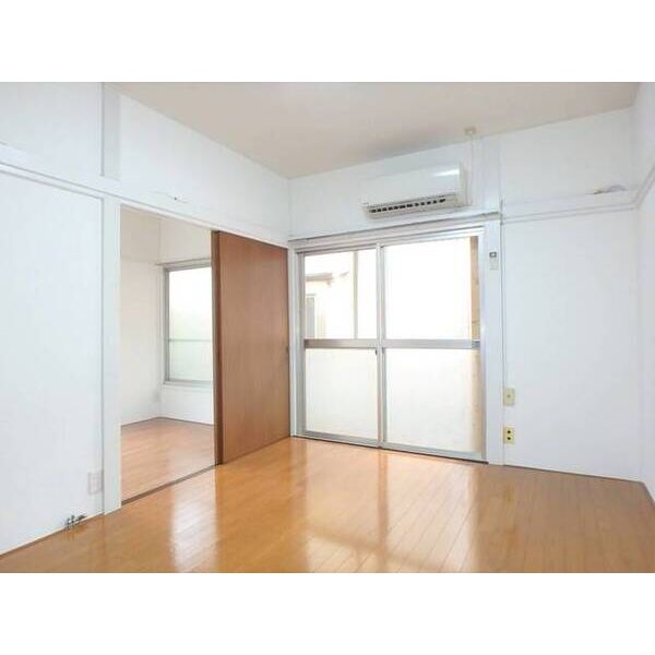 三山荘 リビング