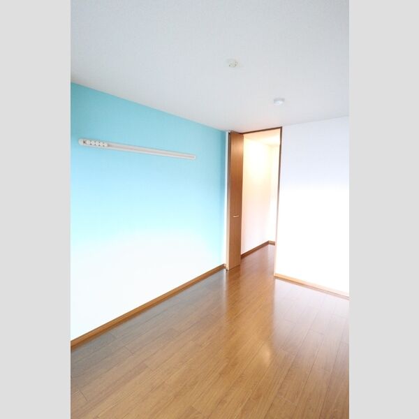 ファミール河内203号室 洋室