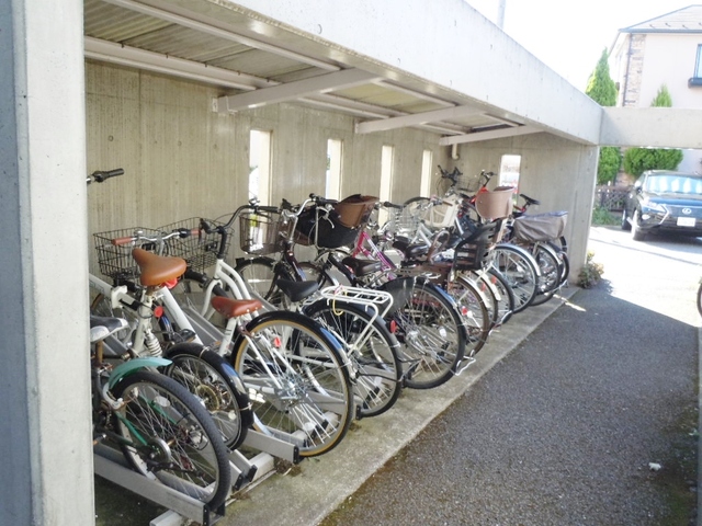 グランプラス0206号室 駐輪場　※実際の使用状況とは異なります(現況優先)