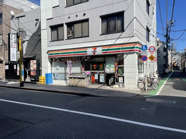 w/FLUFFY中野坂上401号室 セブンイレブン中野新橋店(コンビニ)まで166m