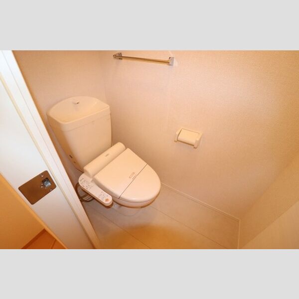 ウィット八柱203号室 トイレ　温水洗浄暖房便座