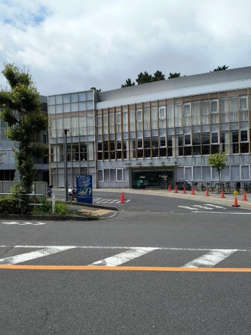 メゾン長谷川102号室 道路反対側　小豆沢スポーツセンター