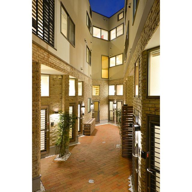 グランエッグス成城6号室 エントランス