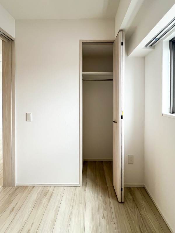 ドゥーエ王子神谷1階 収納