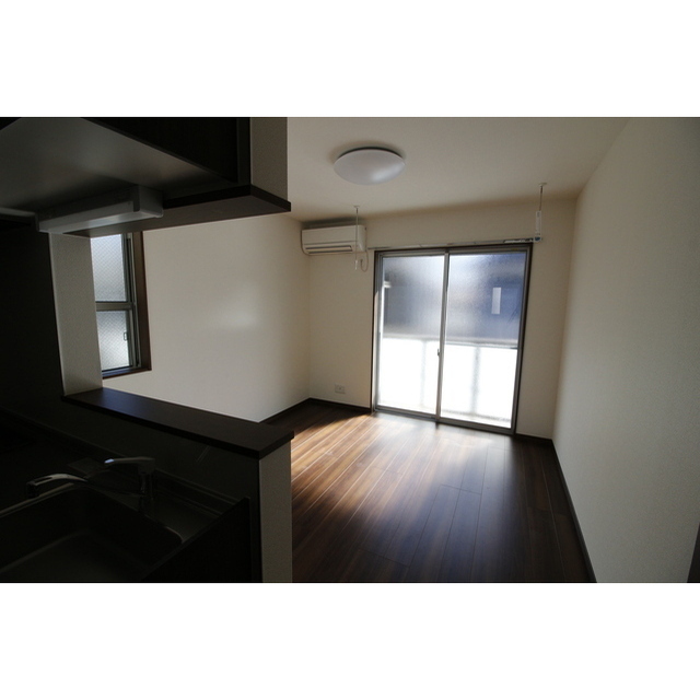 サニーフラット西大宮 リビング