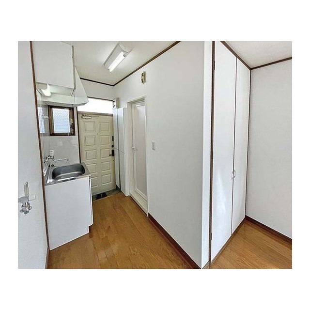 リラハイツ101号室 玄関