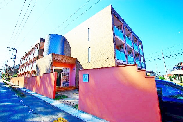 Ｃａｌｏｎ・Ｓｅｇｕｒ 外観