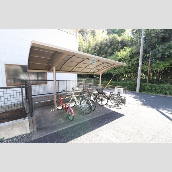 メゾン プレール 駐輪場