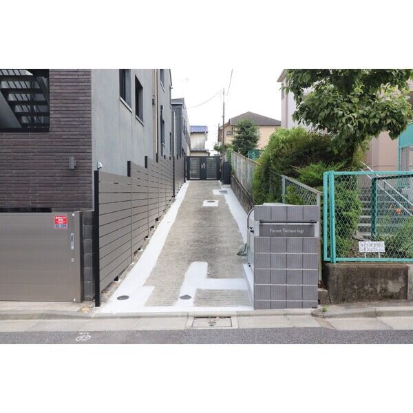 Forest　Terrace　Iogi107号室 エントランス