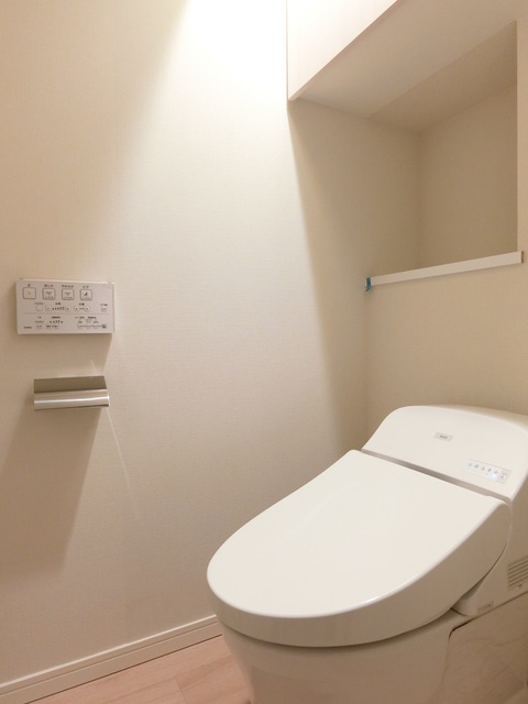 ガーラ・プレシャス三軒茶屋2階 清潔感のあるトイレです