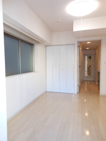 ガラ・グランディ日本橋9階 ゆったりした洋室です