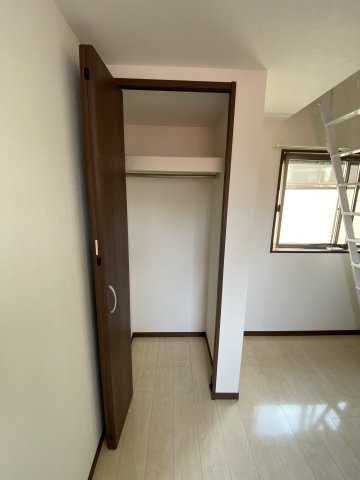 プランドール三ツ沢203号室 収納