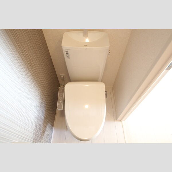 ラピュタ　ウイングス トイレは温水洗浄暖房便座!