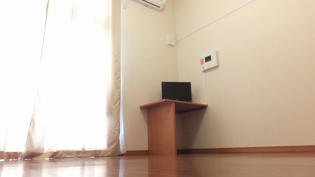 レオパレスアフロディーテ 1Fの床面は、フローリング敷き