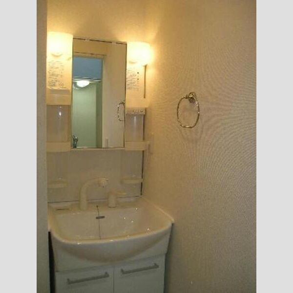 クレベール 1階洗面台