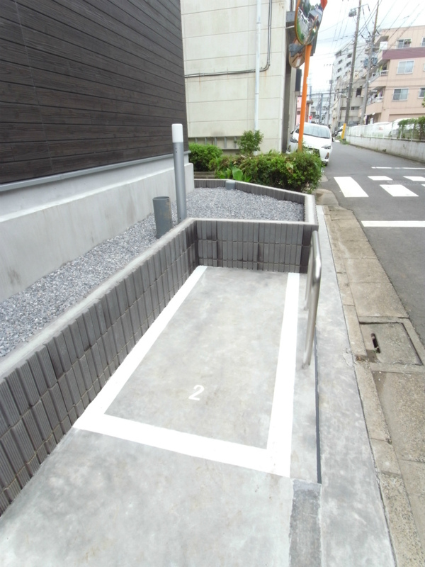 リブリ・ウッドストック 駐車場