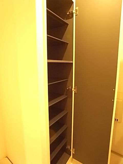 リブリ・ラ・ヴィータ 大島 収納