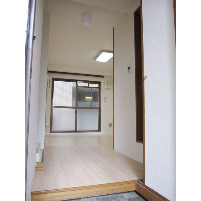 プレール早稲田 玄関