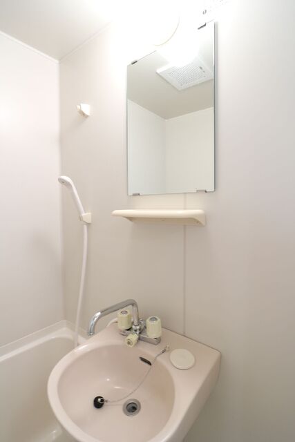 グローサリー本駒込 洗面所