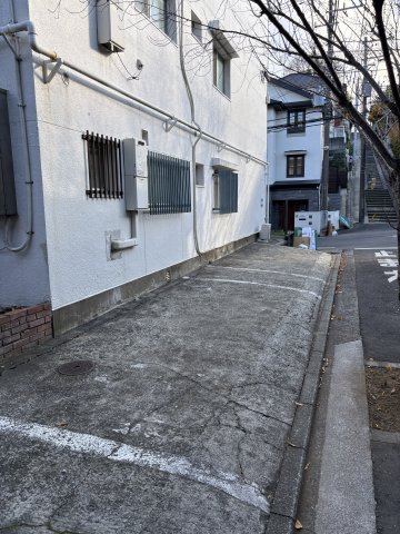 カサ・デ・コリーナ0202号室 駐車場