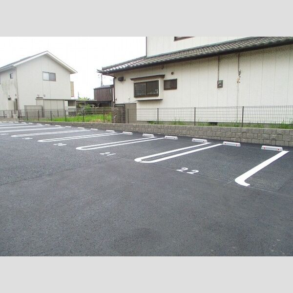 アピタコート 駐車場