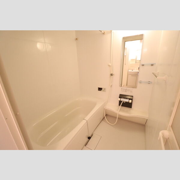 シャトレーウエスト明神 浴室換気乾燥機付きバスルーム