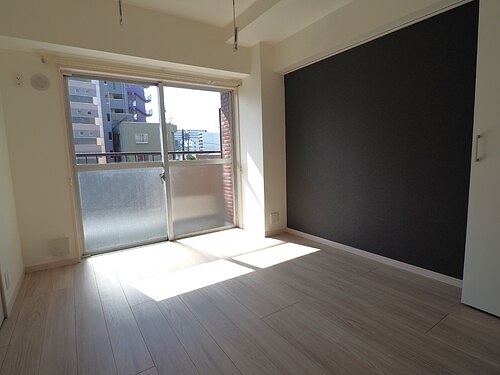 ライオンズマンション川崎第３3階 約7.5畳の洋室