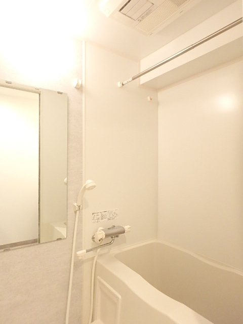 グランド・ガーラ横濱万世町9階 浴室乾燥機付バスルーム