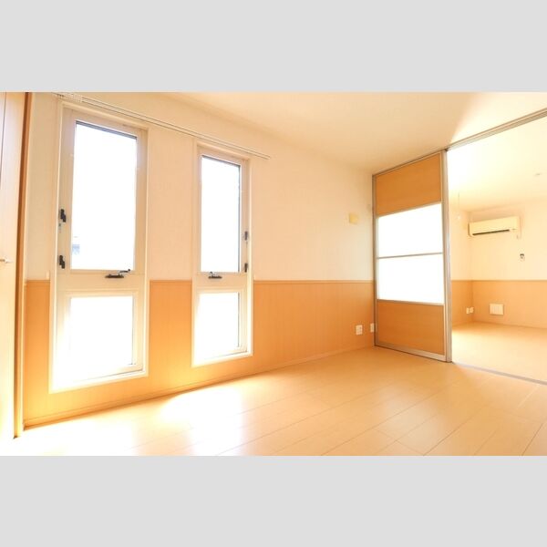 レジデンス　Ⅱ201号室 洋室6帖からLDK