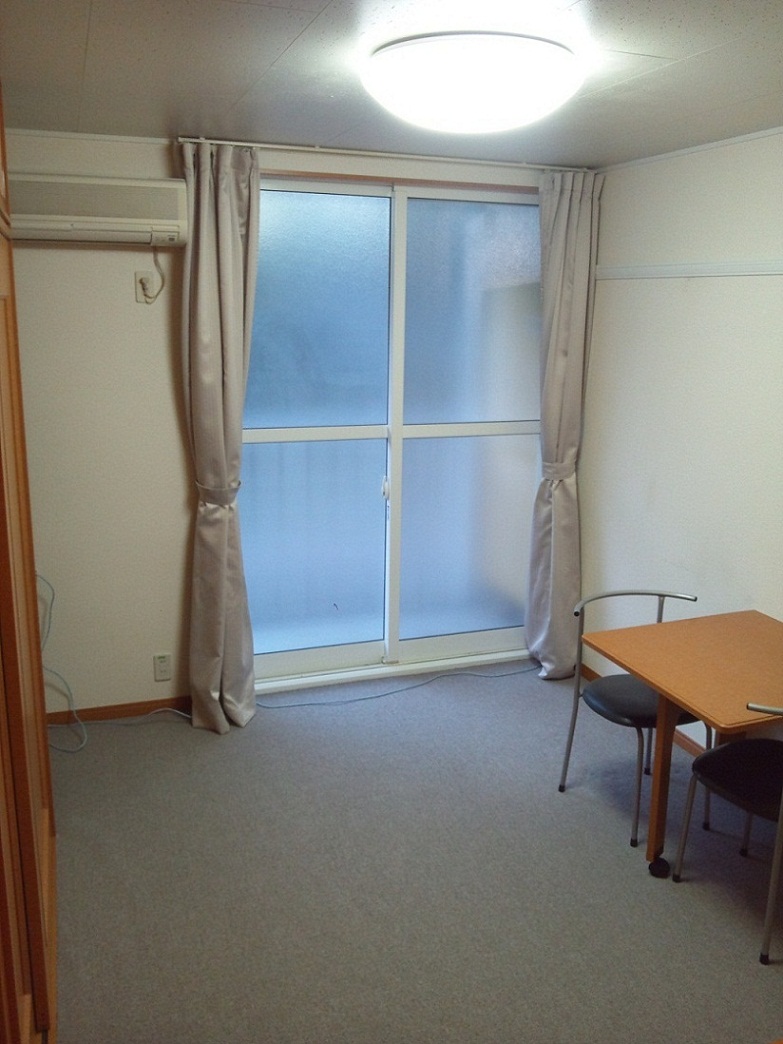 レオパレスプランタン204号室 リビング