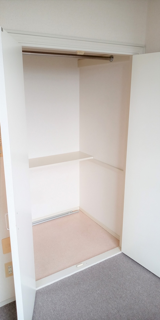 レオパレスフローラル・ヴィラ 内観