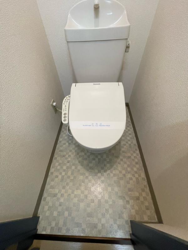 ヴィレッヂストン分梅2階 玄関