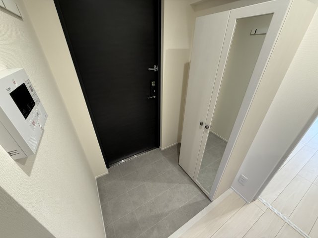 Ｍｉｌｅｓｔｏｎｅ　Ｓａｓａｚｕｋａ0303号室 玄関
