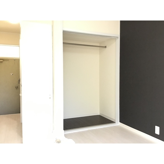 スリーパインズ103号室 内観