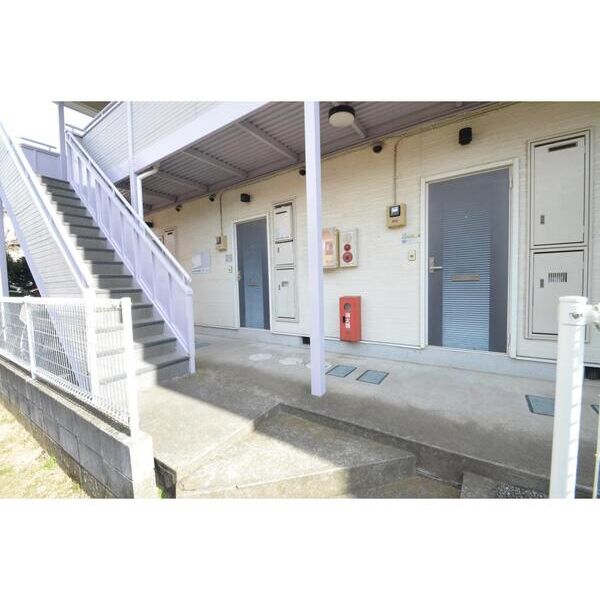 第2パープルハウス203号室 エントランス