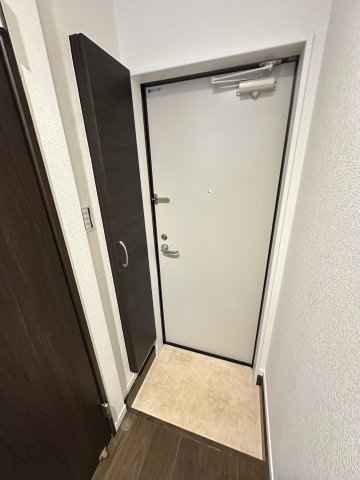 ベイルーム西横濱Ⅱ303号室 玄関
