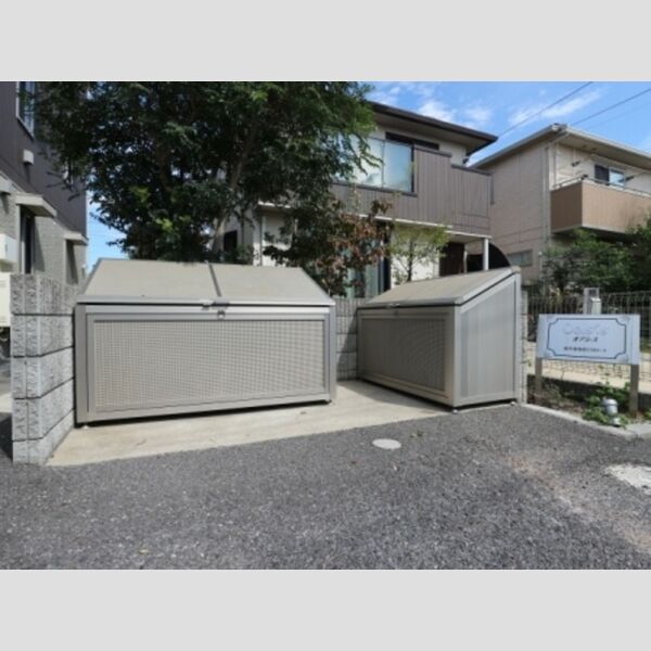 オアシス302号室 敷地内ゴミ置場