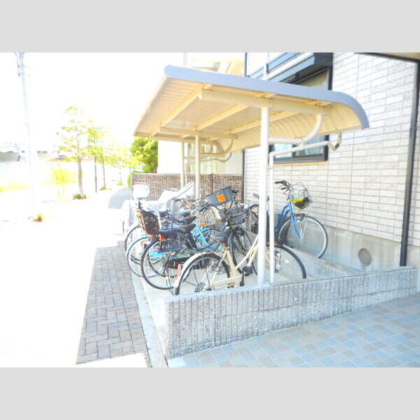 アベニュー 駐輪場