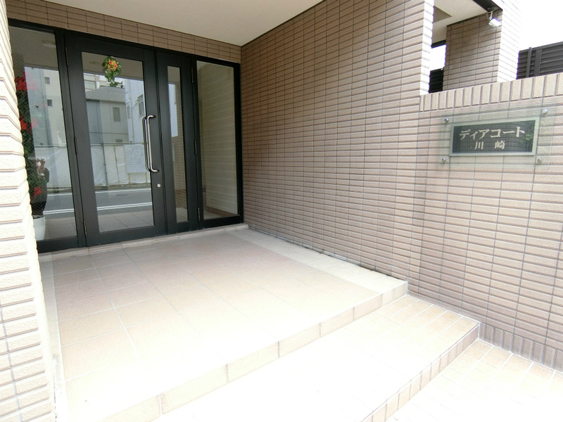 アヴァンセ川崎1階 エントランス