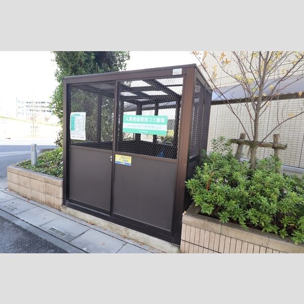 プロスパー八潮 ゴミ置き場