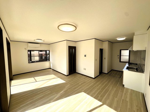 柏市みどり台 戸建 ◆ 15.5帖の広々LDK。南向き日当たり良好。エアコン新品