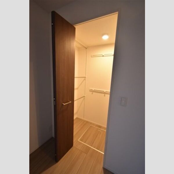 ロイヤルスター ウォークインクローゼット