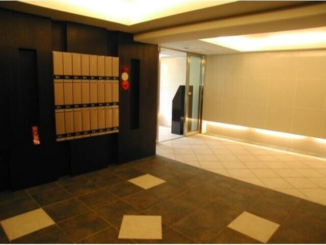 ヴェルト横濱石川町402号室 エントランス