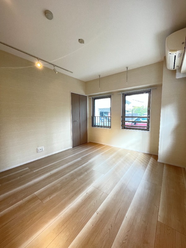 ＶＥＲ ＦＬＡＴ 内観