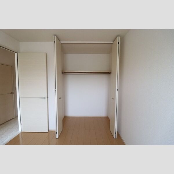 ニューオークス クローゼット