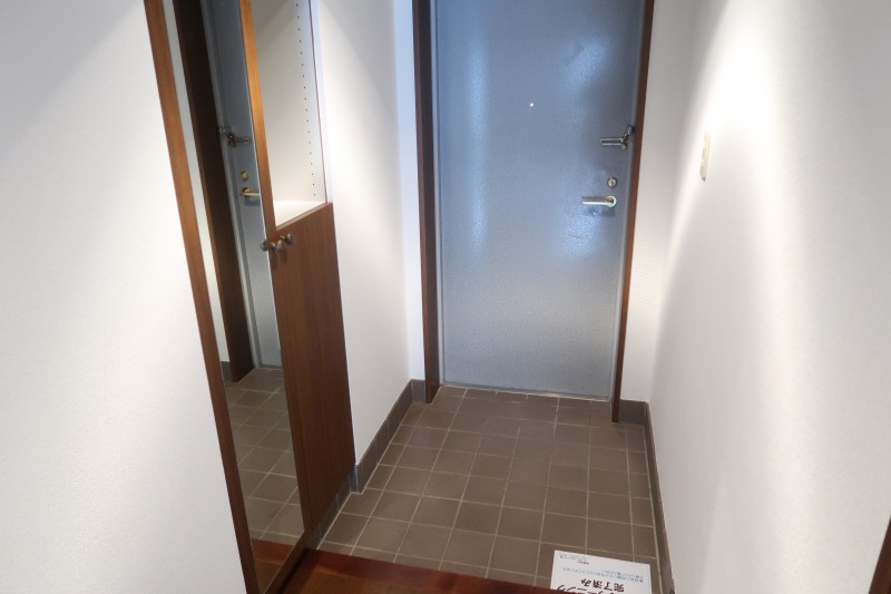 T’s garden稲城1階 玄関