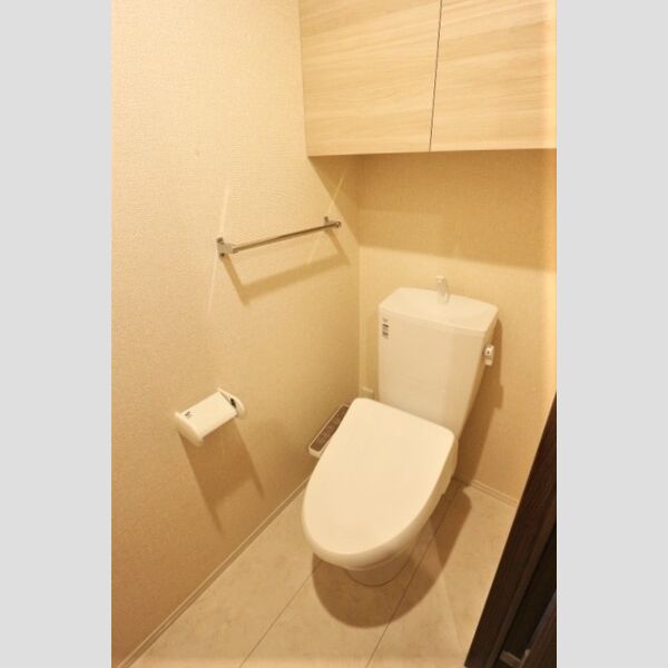 フォーリア　A102号室 温水洗浄暖房便座