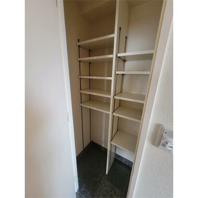 リベルテ上野11階 収納