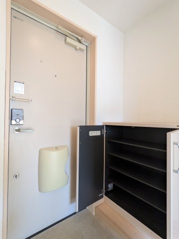 アンビシャス21大船210号室 玄関